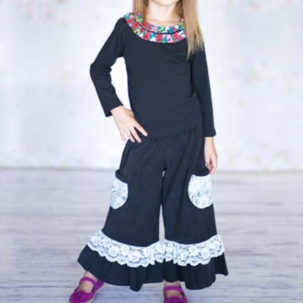 Jelly the Pug Fiesta Collection Full outfit